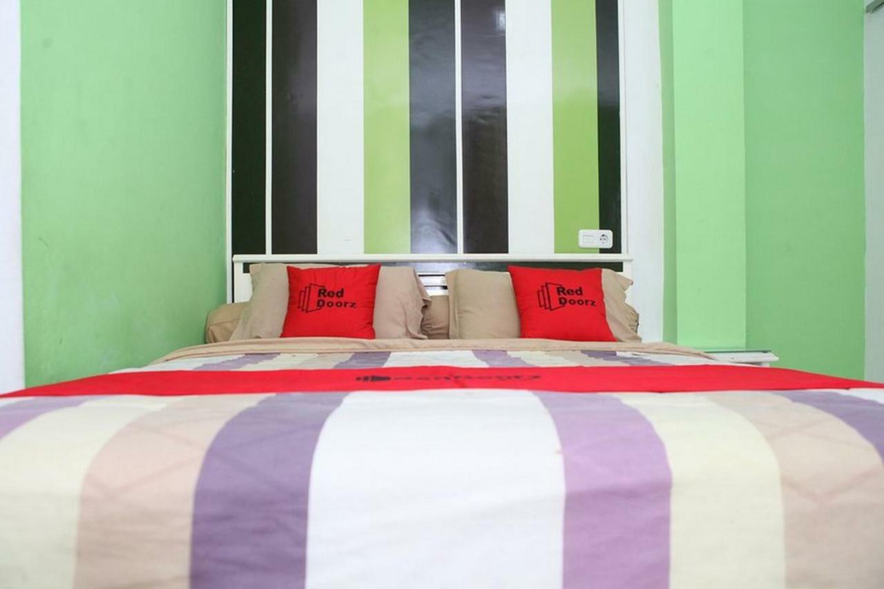 Reddoorz Plus @ Talaga Bodas Бандунг Экстерьер фото
